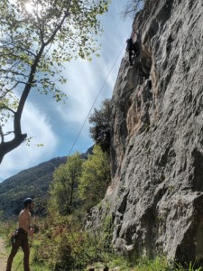 C'est au tour de Julian de s'attaquer à Éclair ⚡